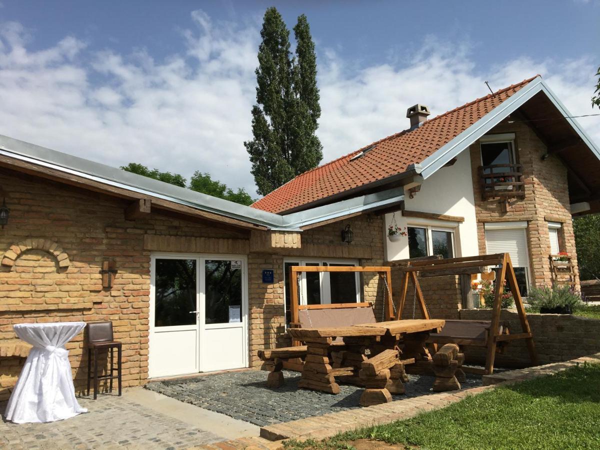 Matanovi Dvori Villa Slavonski Brod Exteriör bild