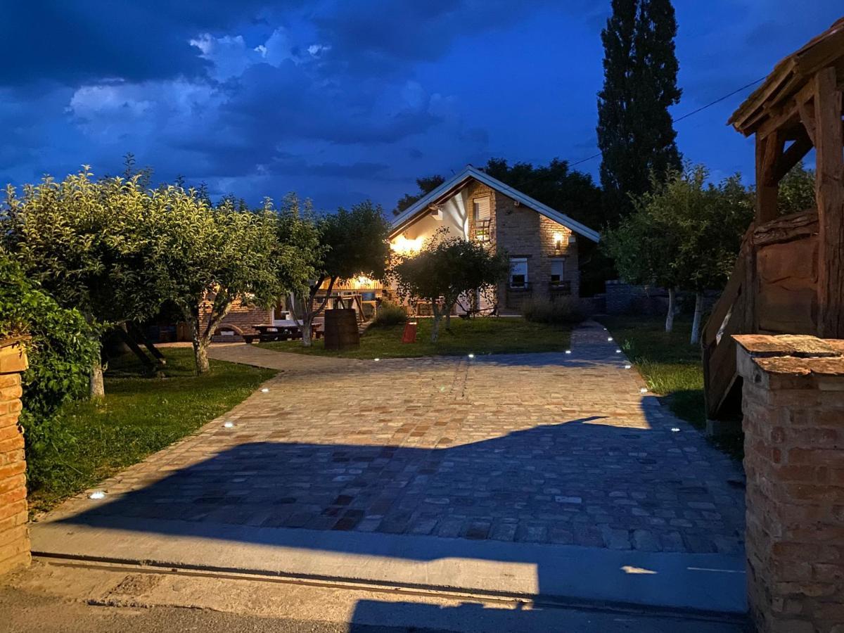 Matanovi Dvori Villa Slavonski Brod Exteriör bild