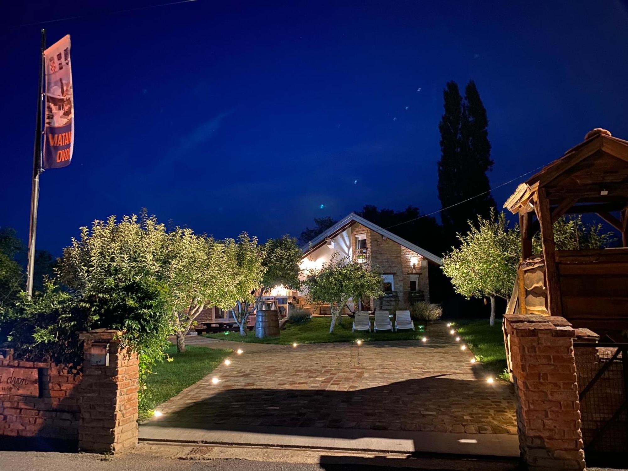 Matanovi Dvori Villa Slavonski Brod Exteriör bild